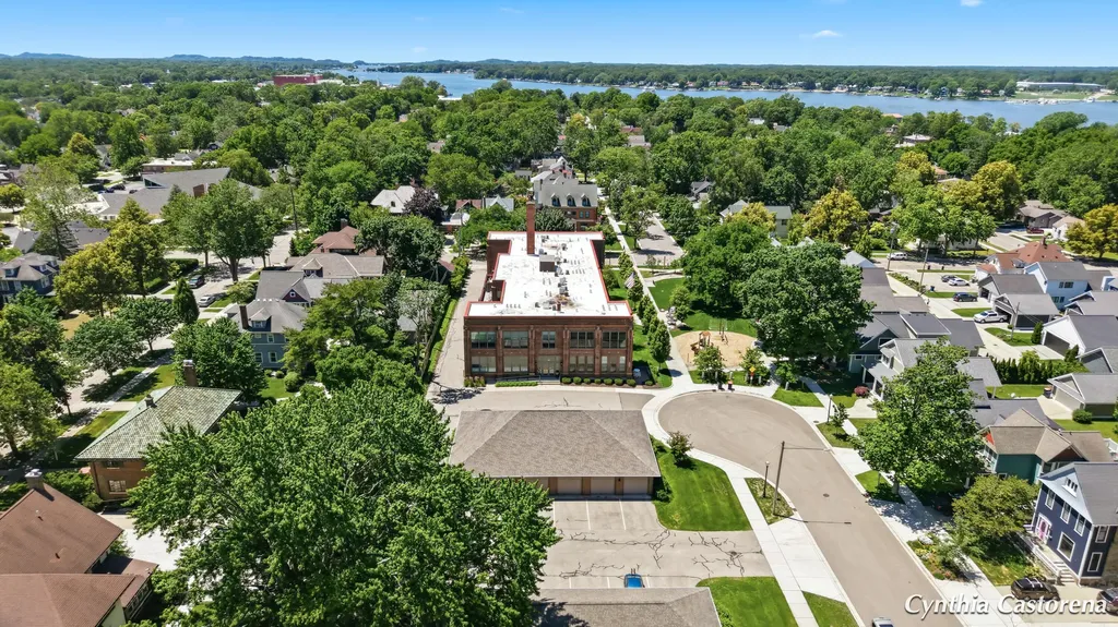 156 W 11th Street Holland City MI 49423