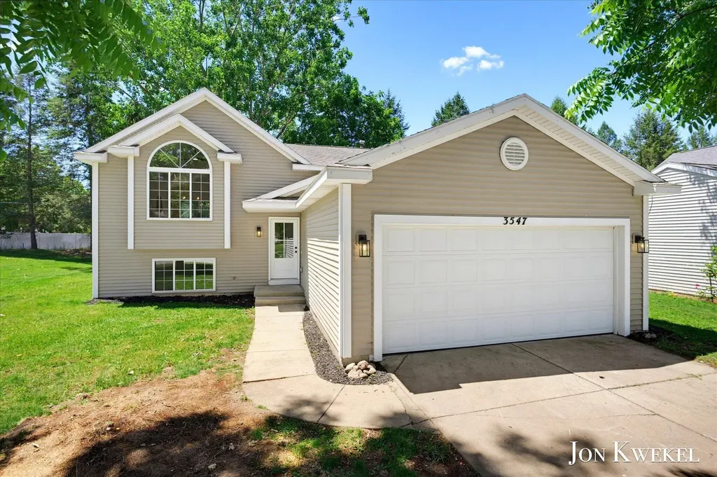3547 Breton Valley SE Kentwood City MI 49512