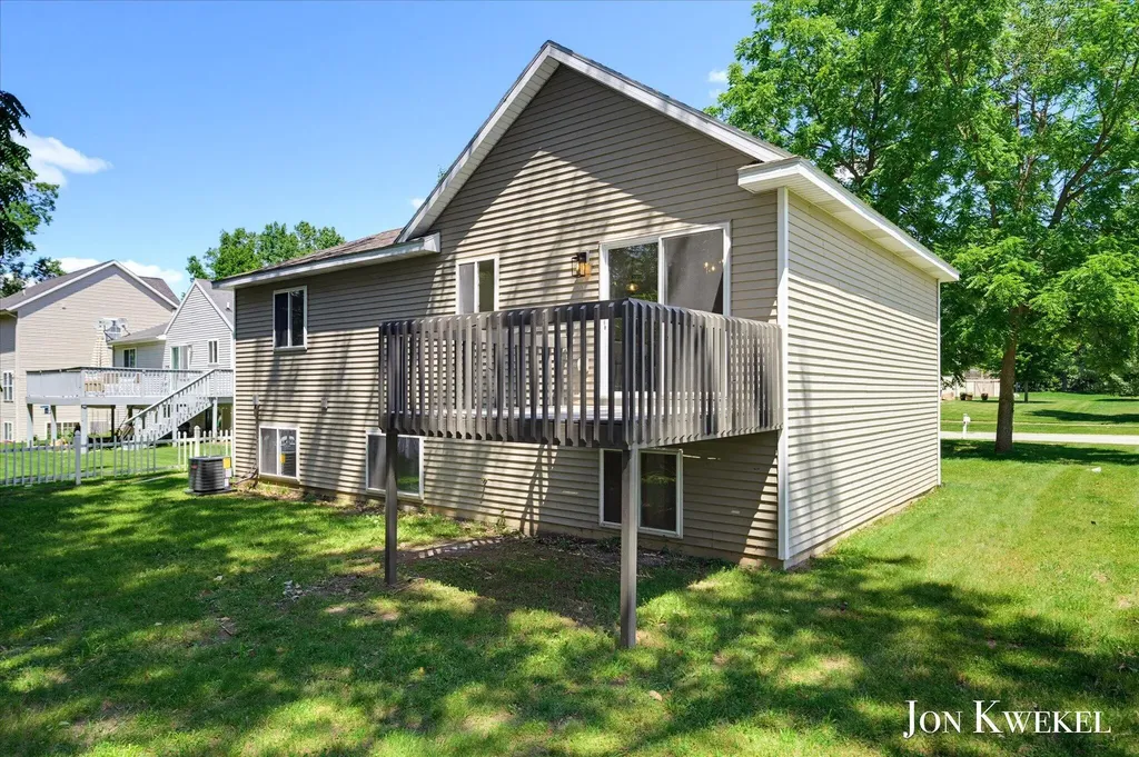 3547 Breton Valley SE Kentwood City MI 49512