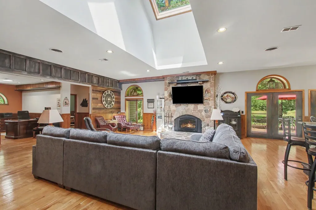 4191 E Fruitport Road Fruitport Charter Township MI 49415
