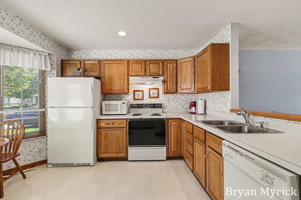1581 Castlemaine Drive Holland Charter Township MI 49464
