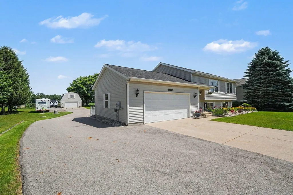 6545 Pierce Street Allendale Charter Township MI 49401