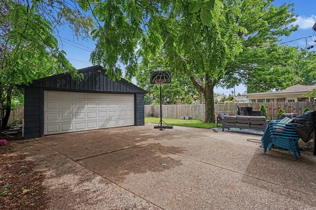 169 E 28th Street Holland City MI 49423