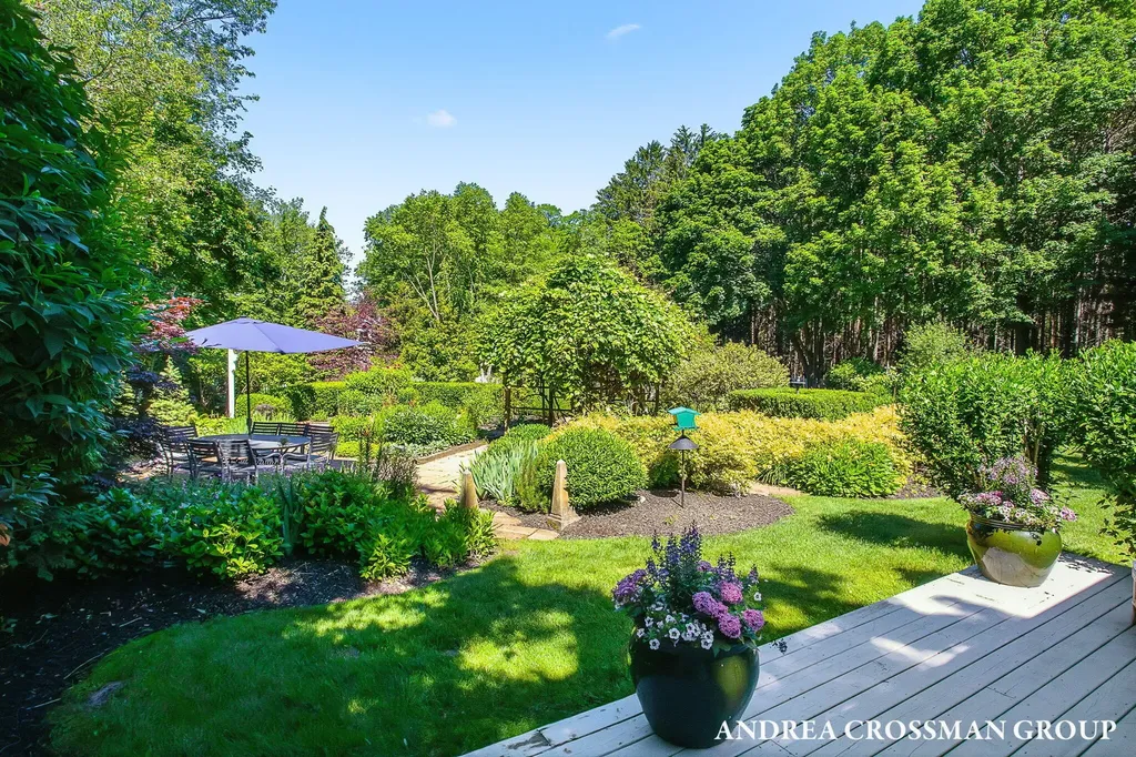 2075 Lakeshore Drive Ganges Township MI 49408