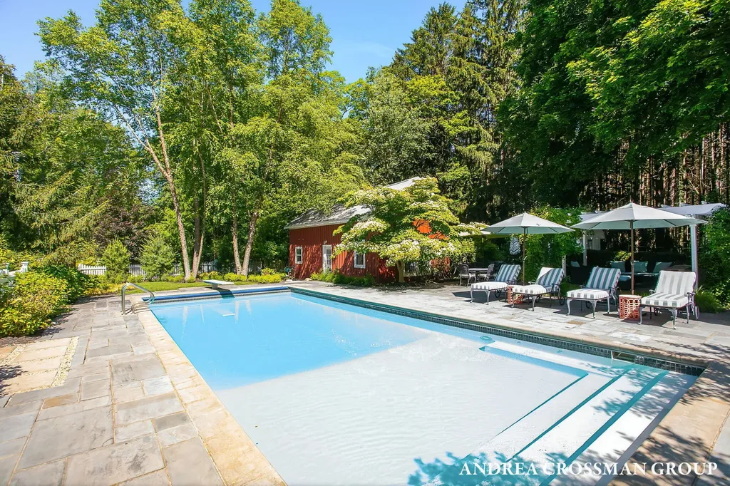 2075 Lakeshore Drive Ganges Township MI 49408