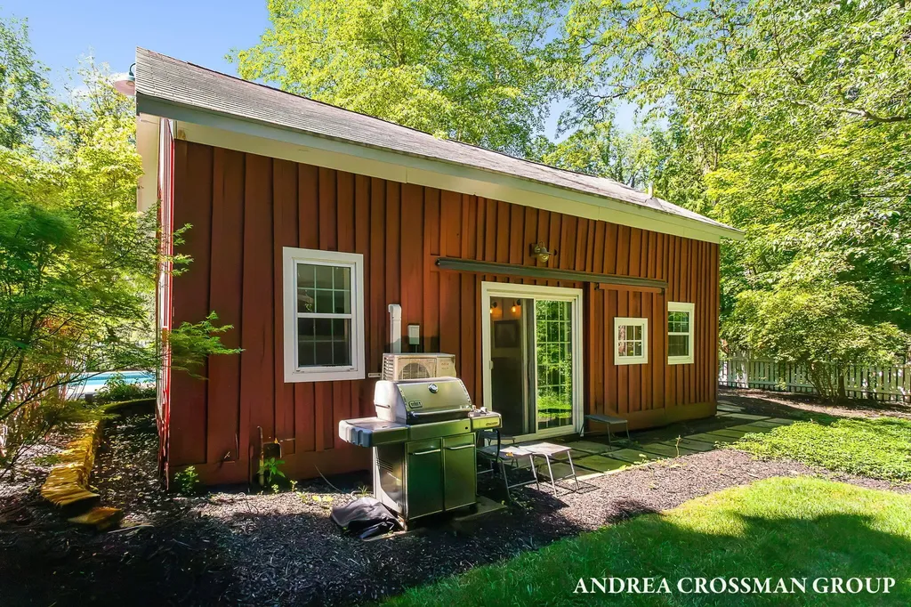2075 Lakeshore Drive Ganges Township MI 49408