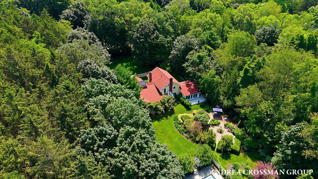 2075 Lakeshore Drive Ganges Township MI 49408