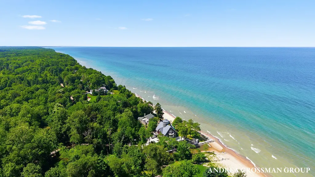 2075 Lakeshore Drive Ganges Township MI 49408