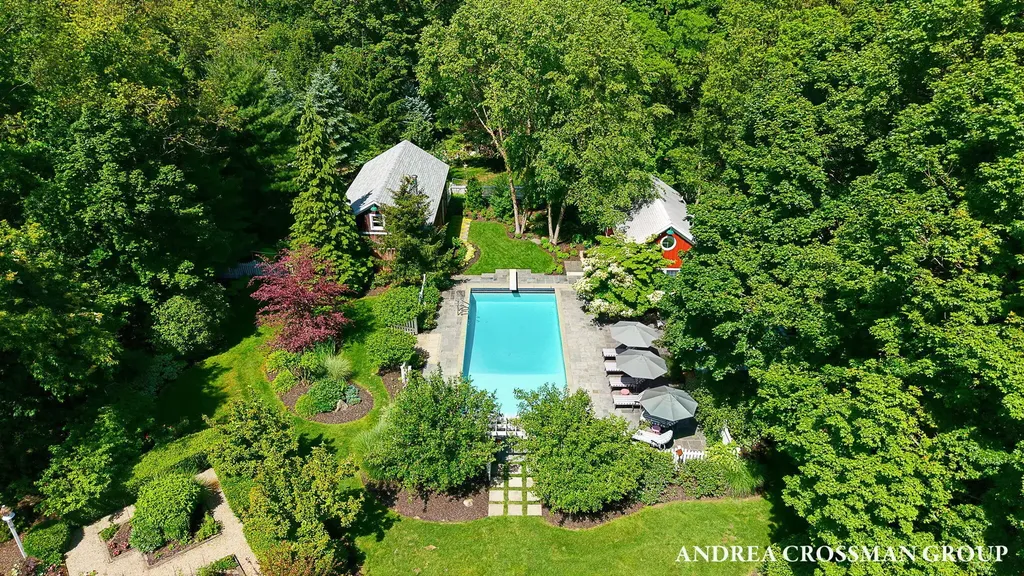 2075 Lakeshore Drive Ganges Township MI 49408
