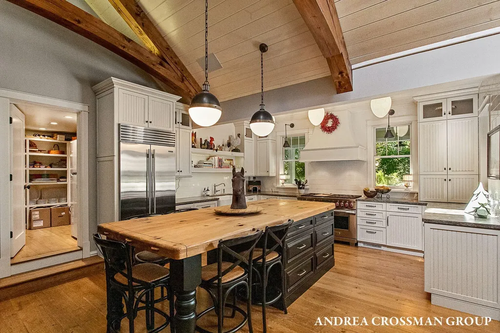 2075 Lakeshore Drive Ganges Township MI 49408