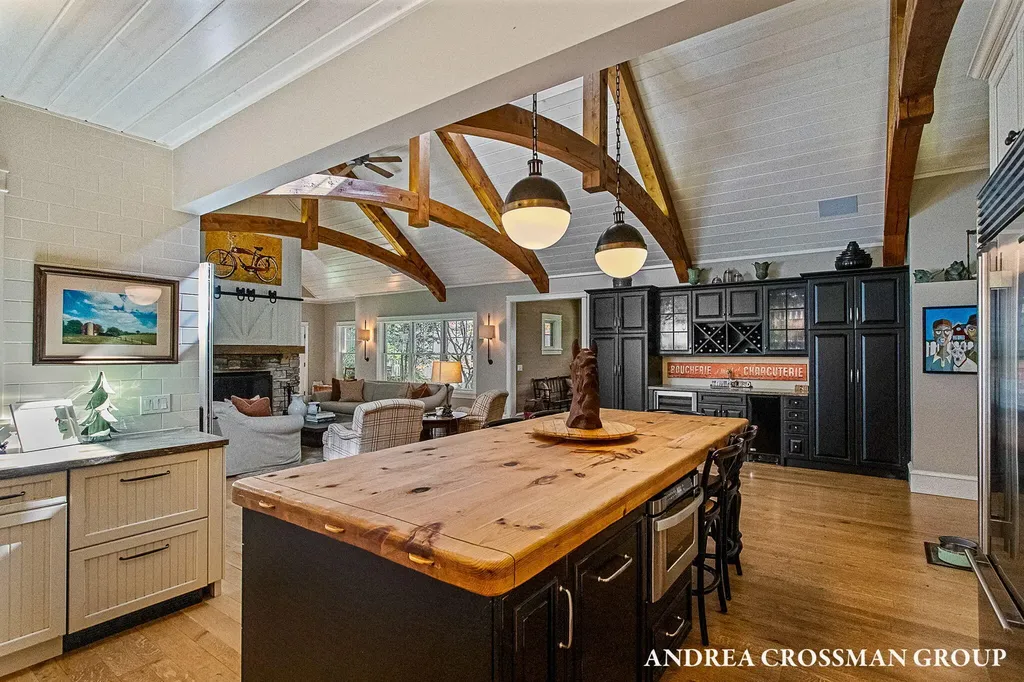 2075 Lakeshore Drive Ganges Township MI 49408