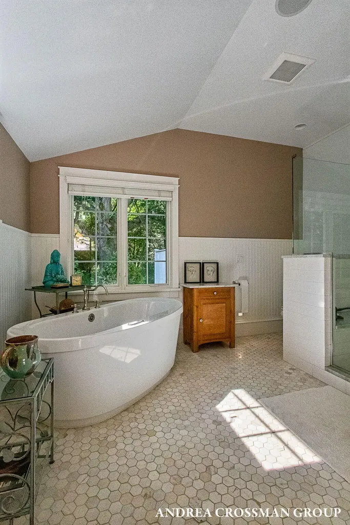 2075 Lakeshore Drive Ganges Township MI 49408