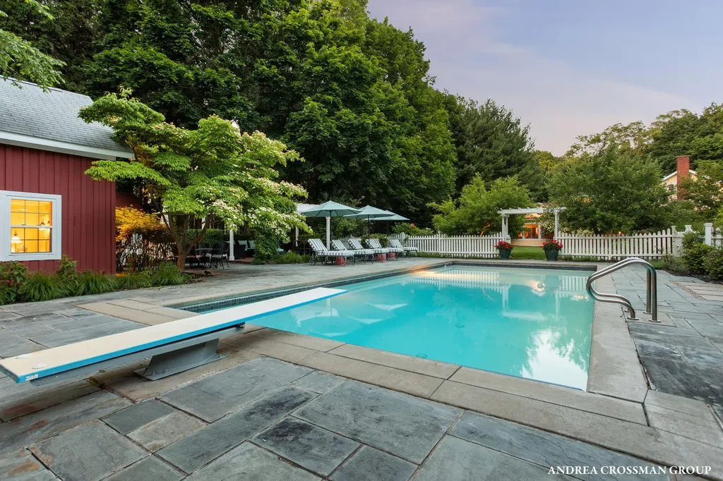 2075 Lakeshore Drive Ganges Township MI 49408