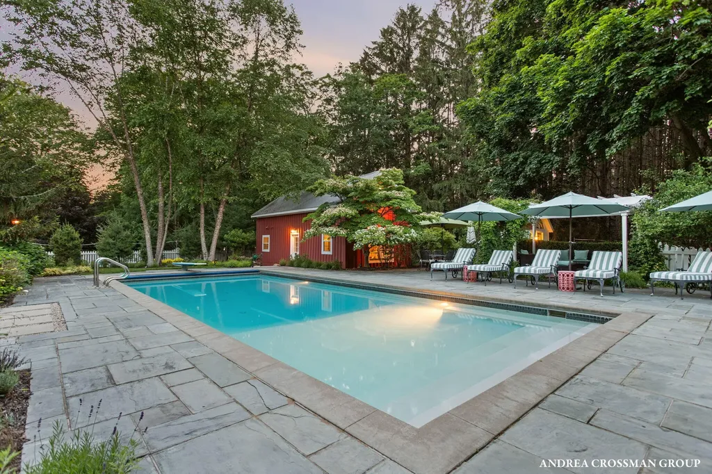 2075 Lakeshore Drive Ganges Township MI 49408