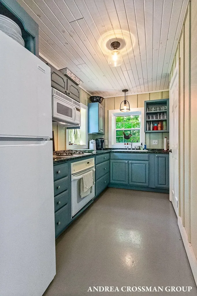 2075 Lakeshore Drive Ganges Township MI 49408