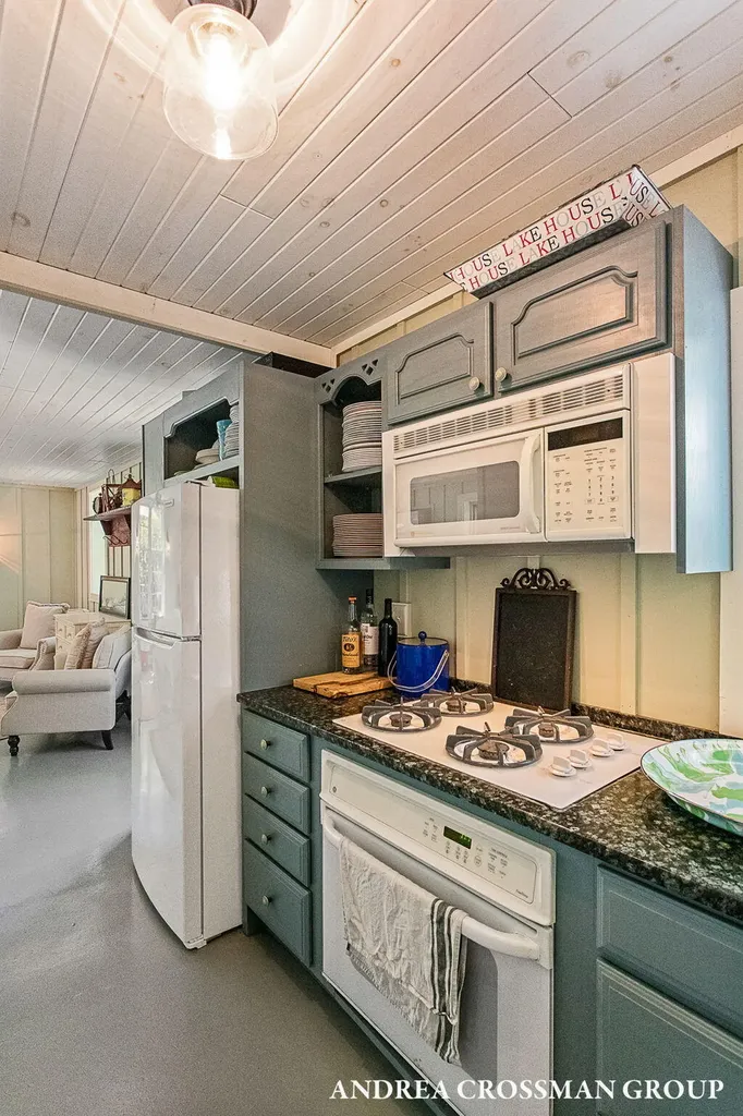 2075 Lakeshore Drive Ganges Township MI 49408