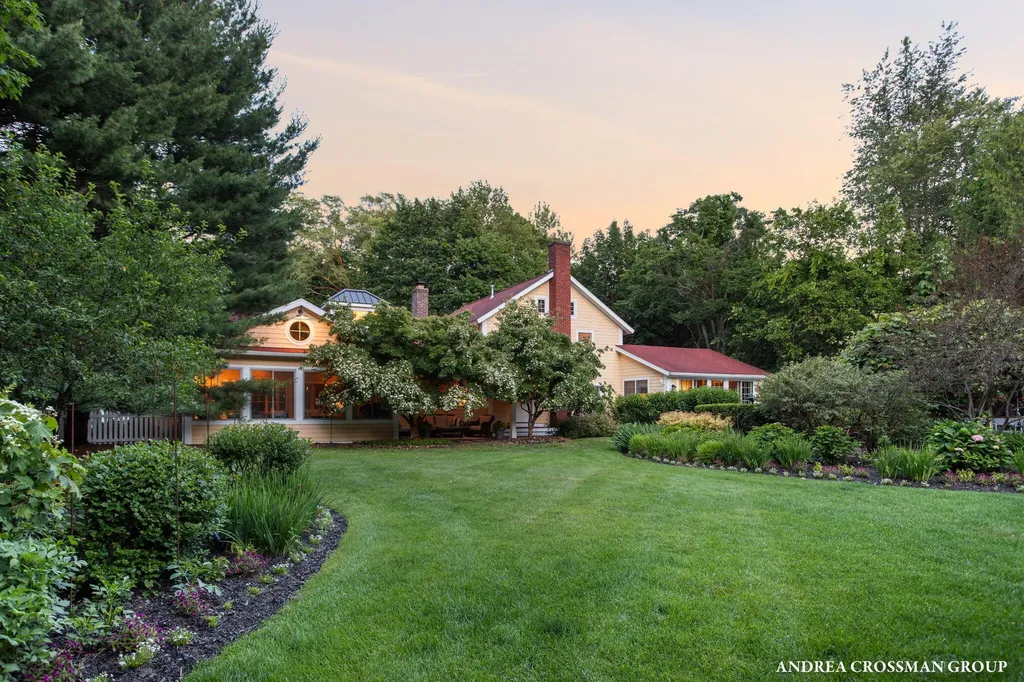 2075 Lakeshore Drive Ganges Township MI 49408