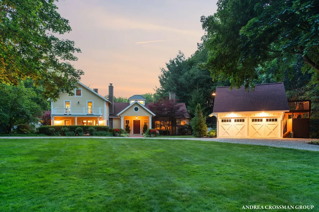 2075 Lakeshore Drive Ganges Township MI 49408