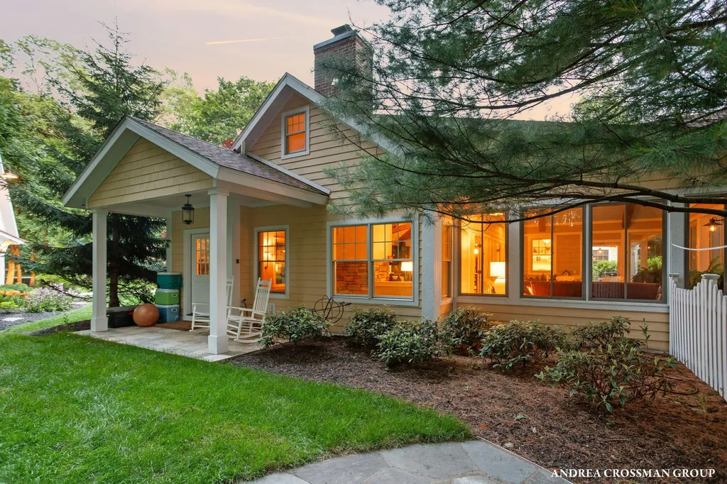 2075 Lakeshore Drive Ganges Township MI 49408