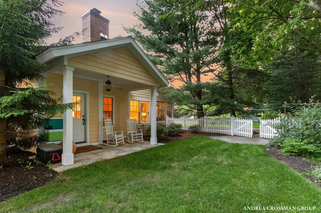 2075 Lakeshore Drive Ganges Township MI 49408