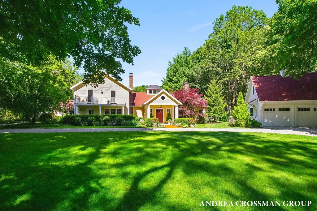 2075 Lakeshore Drive Ganges Township MI 49408