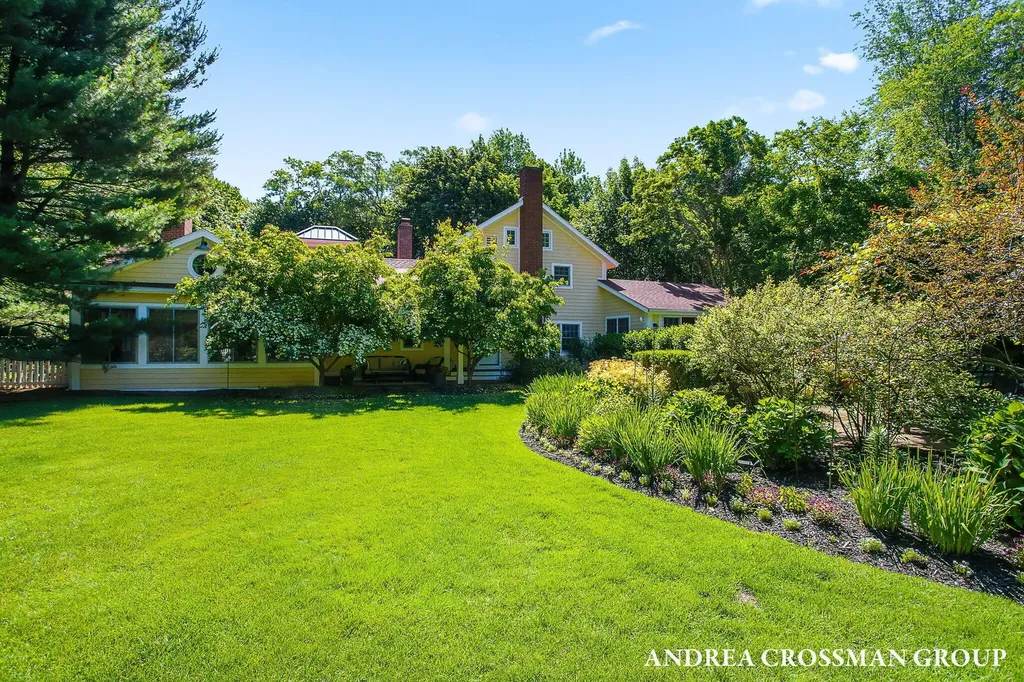 2075 Lakeshore Drive Ganges Township MI 49408
