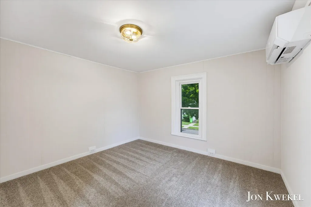 523 Elm Street SE Lowell City MI 49331