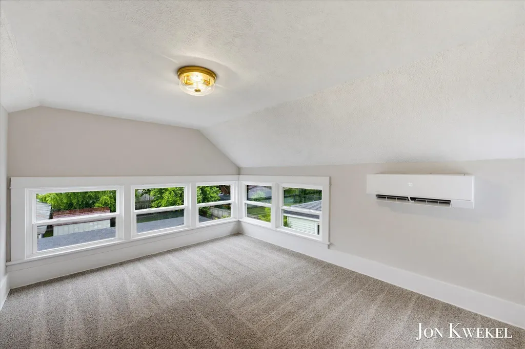 523 Elm Street SE Lowell City MI 49331
