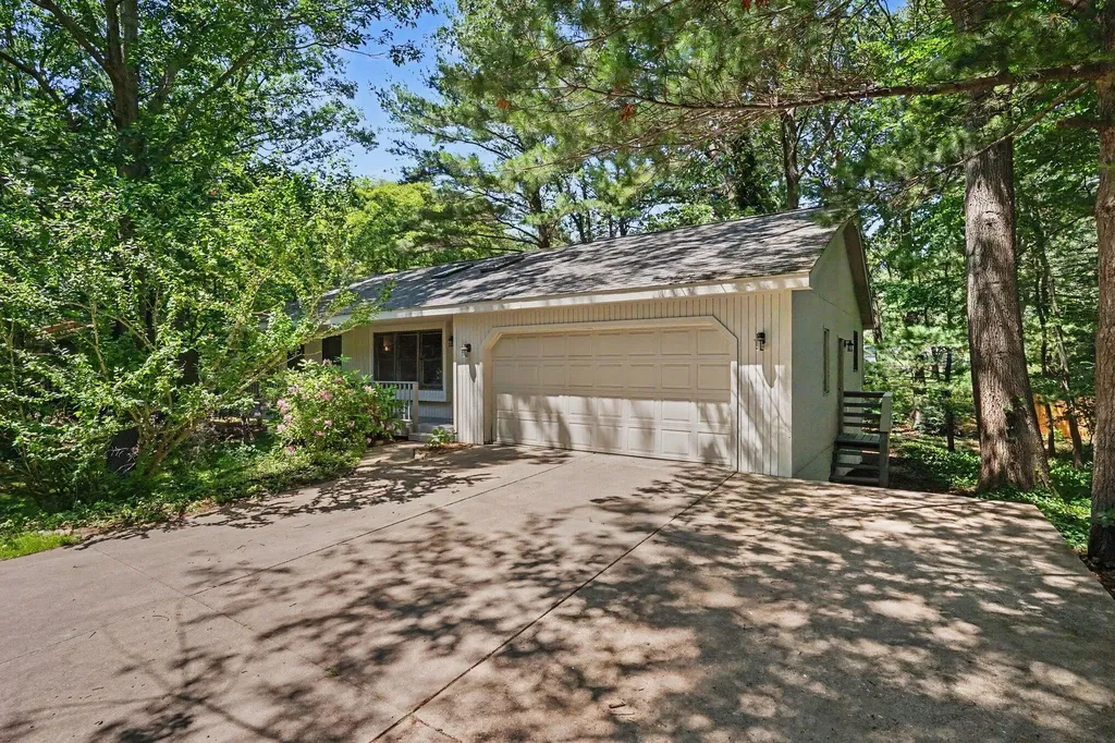 2003 Harbor Inn Street Park Township MI 49424