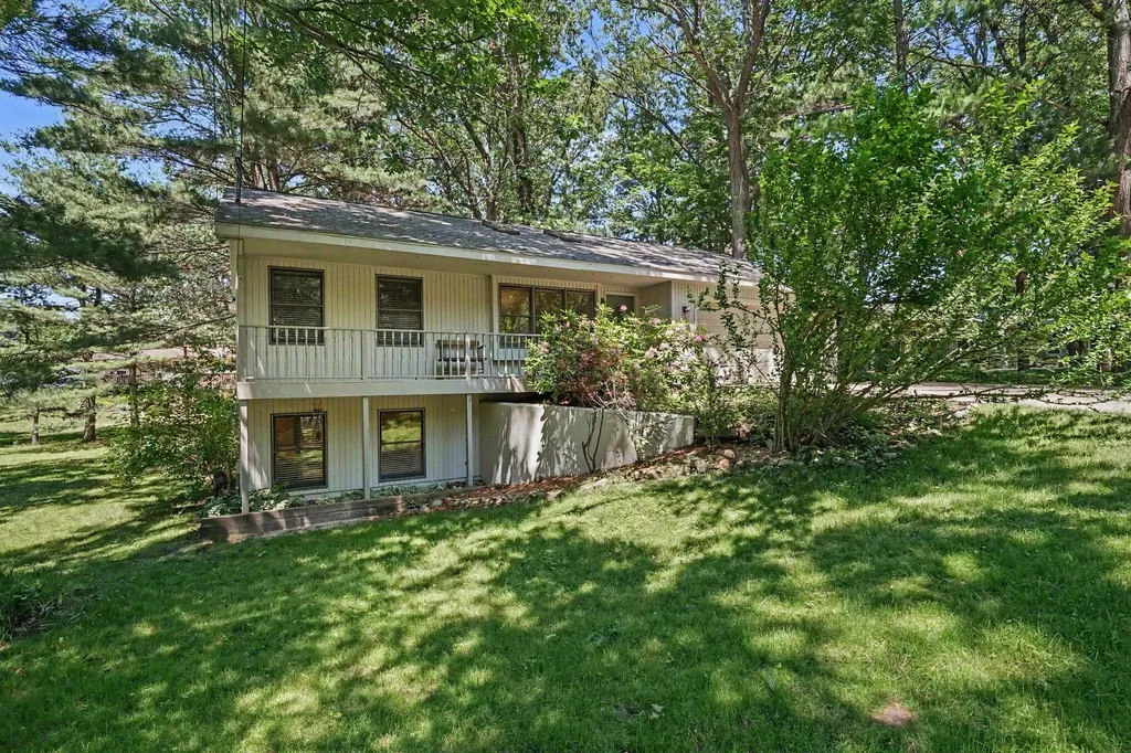 2003 Harbor Inn Street Park Township MI 49424