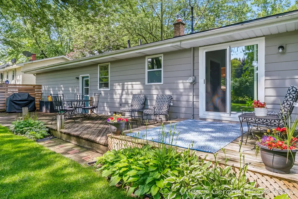 269 Cambridge Avenue Holland City MI 49423