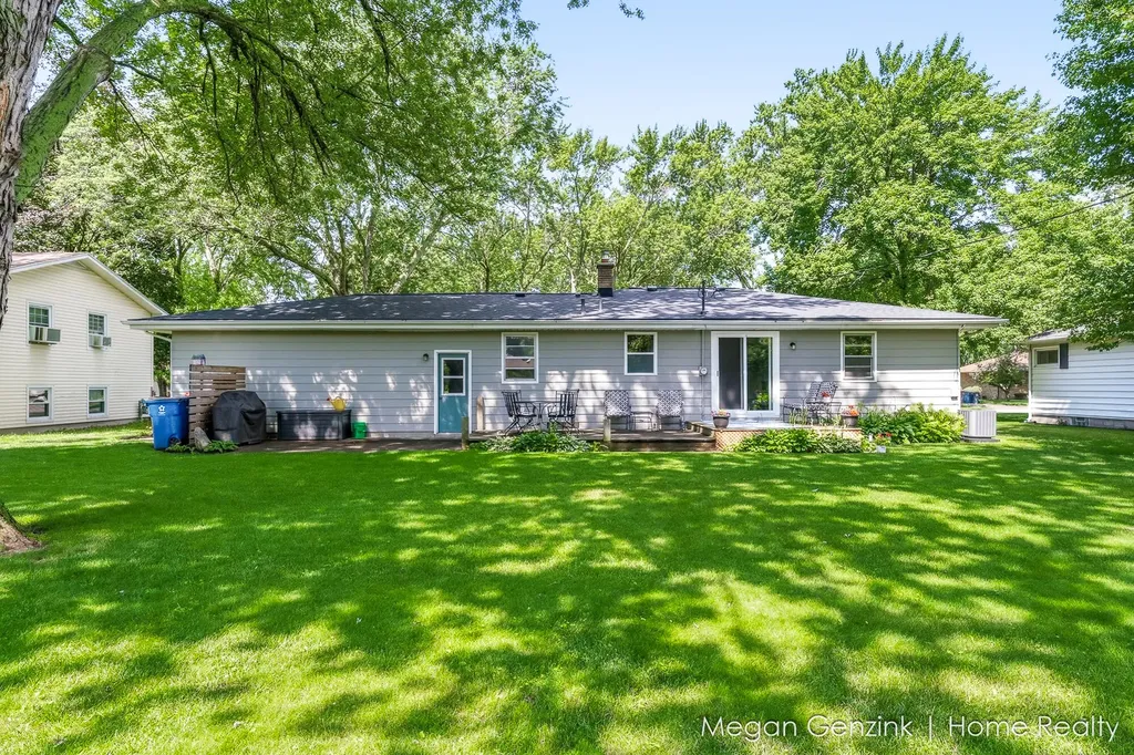 269 Cambridge Avenue Holland City MI 49423