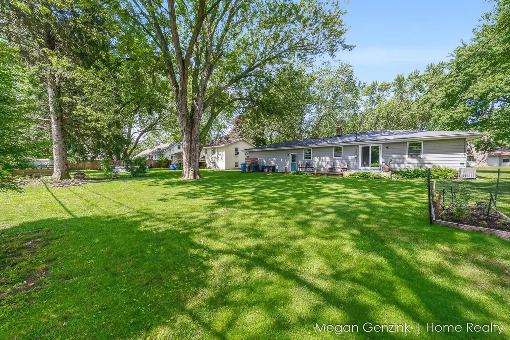 269 Cambridge Avenue Holland City MI 49423