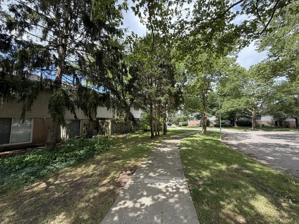 3439 Kenbrooke Court Kalamazoo City MI 49006