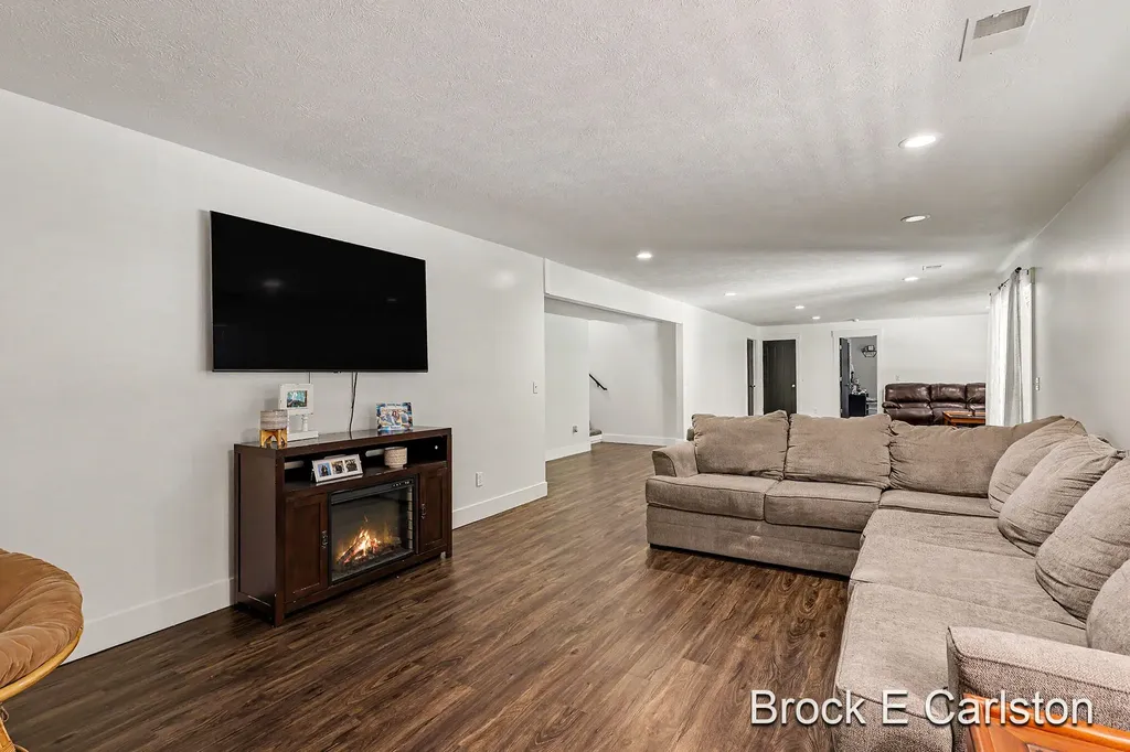 1294 Tall Tree Lane Laketon Township MI 49445