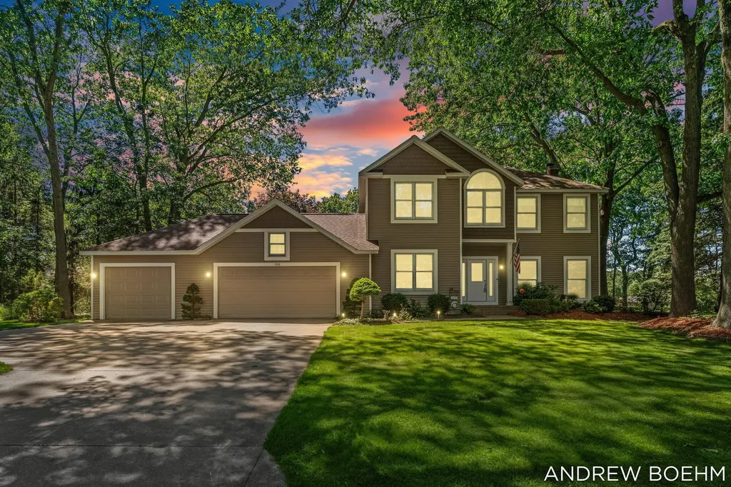 166 Wynwood Court Park Township MI 49424