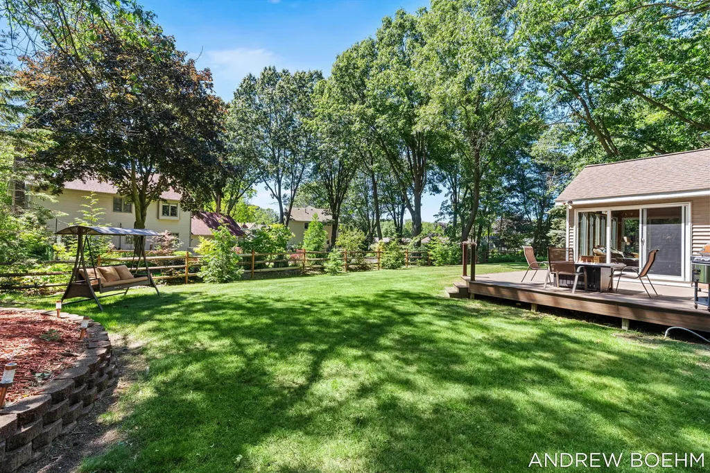 166 Wynwood Court Park Township MI 49424