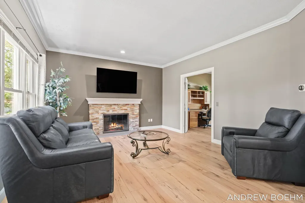 166 Wynwood Court Park Township MI 49424