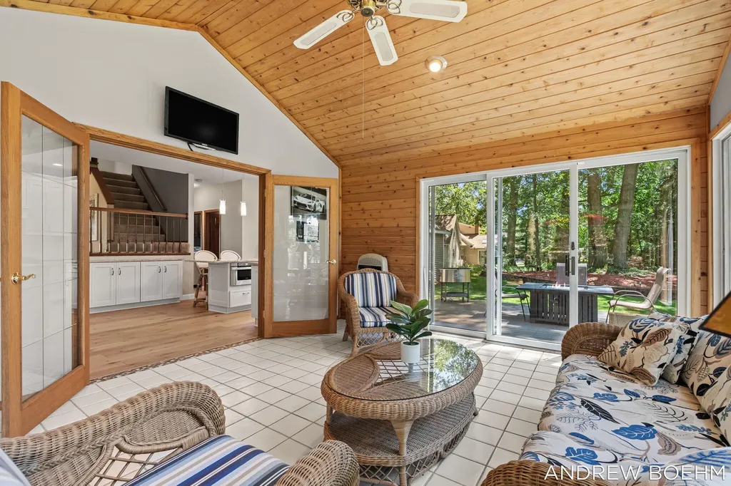 166 Wynwood Court Park Township MI 49424