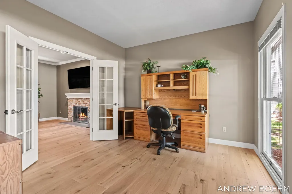 166 Wynwood Court Park Township MI 49424