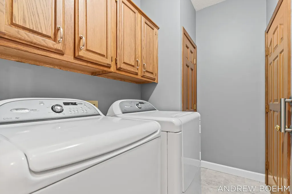 166 Wynwood Court Park Township MI 49424