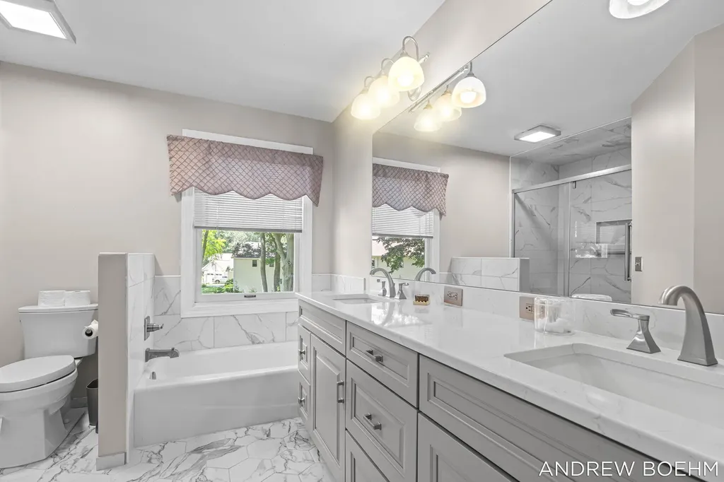 166 Wynwood Court Park Township MI 49424