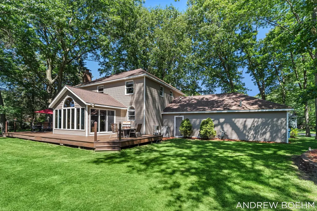 166 Wynwood Court Park Township MI 49424