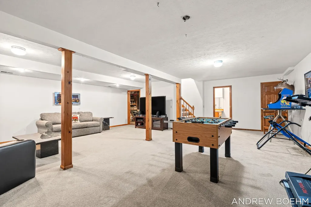 166 Wynwood Court Park Township MI 49424