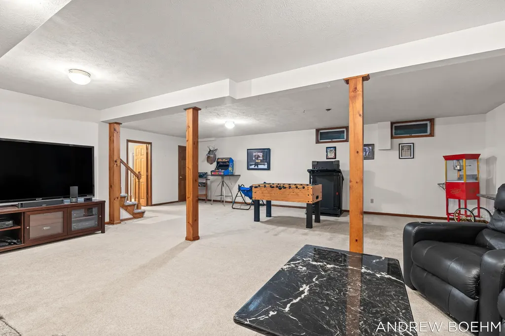 166 Wynwood Court Park Township MI 49424