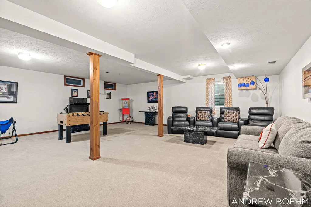 166 Wynwood Court Park Township MI 49424