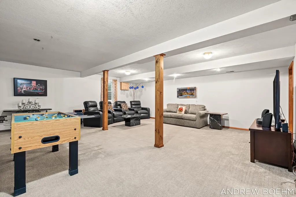 166 Wynwood Court Park Township MI 49424