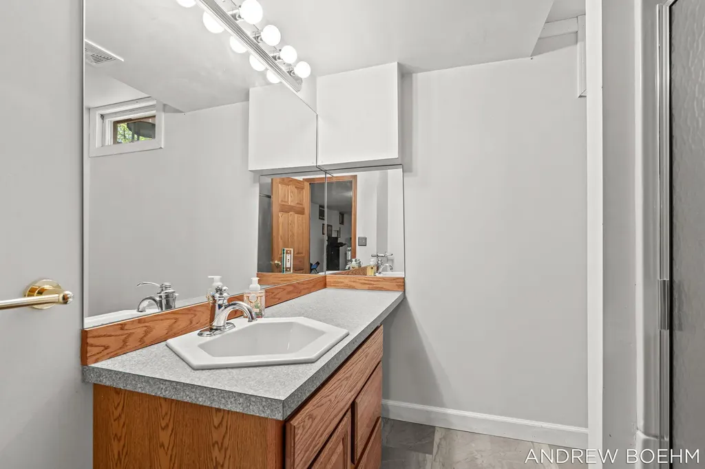 166 Wynwood Court Park Township MI 49424