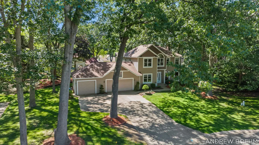 166 Wynwood Court Park Township MI 49424