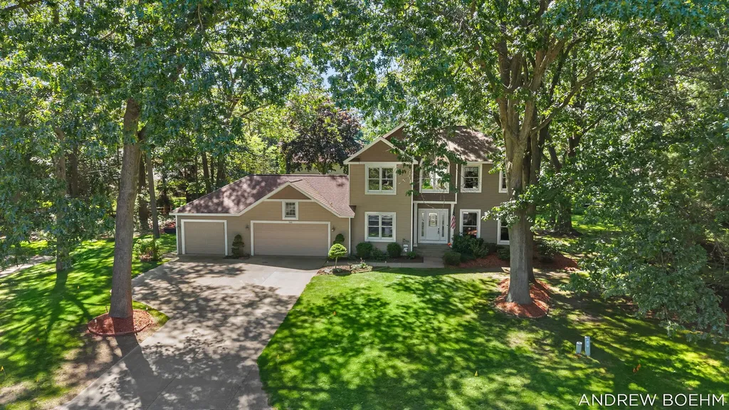 166 Wynwood Court Park Township MI 49424